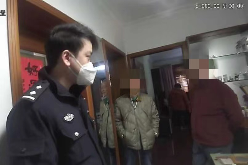 10 cây vàng trong nhà biến mất bí ẩn, cảnh sát vào cuộc rồi phát hiện sự thật ngỡ ngàng- Ảnh 1.