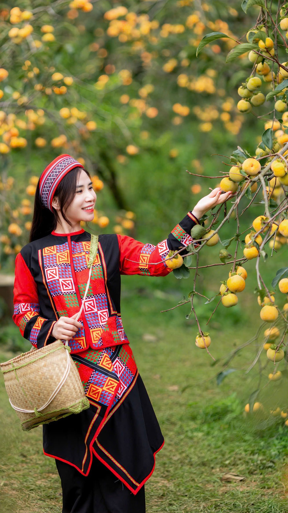 Mộc Châu mùa hồng chín, ai đến cũng ngẩn ngơ- Ảnh 15.