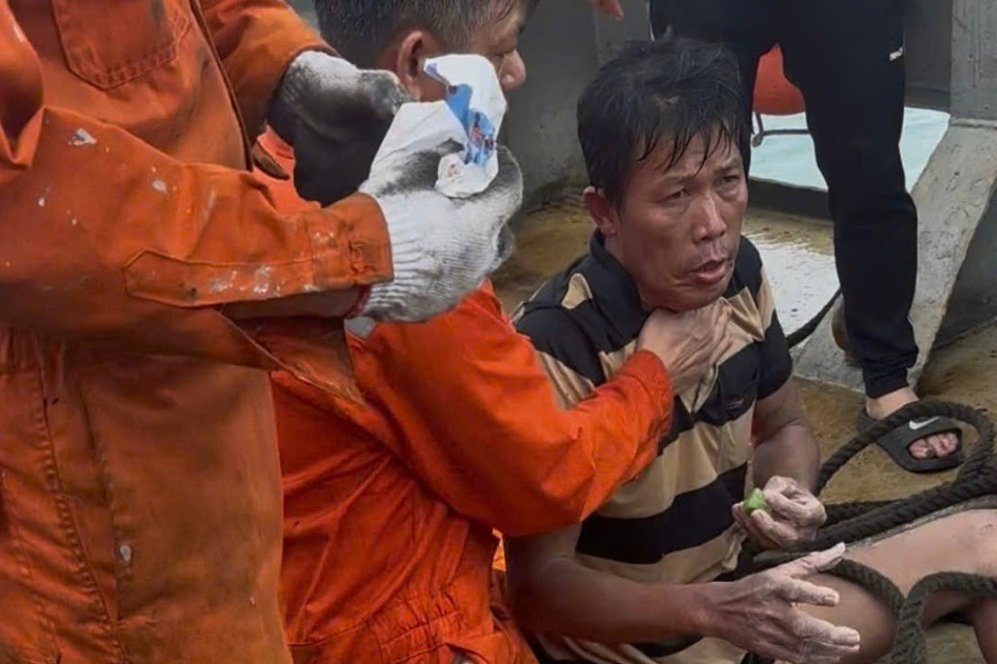 Thuyền phó chỉ huy tàu cứu người giữa bão biển: "Trực giác mách bảo tôi..."- Ảnh 2.