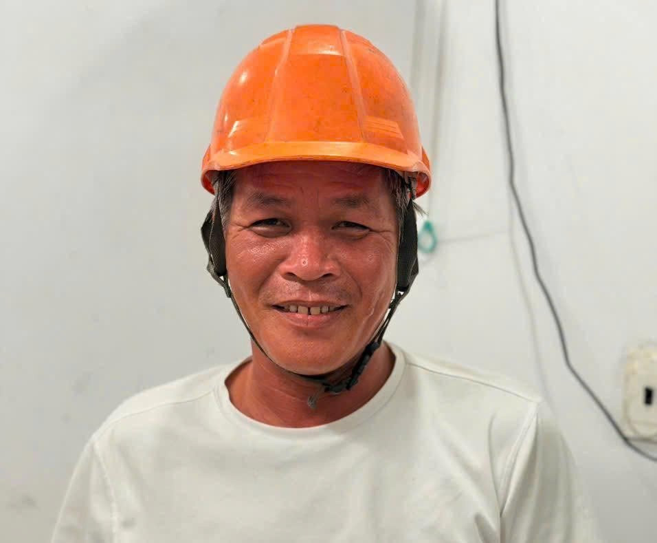 Thuyền phó chỉ huy tàu cứu người giữa bão biển: "Trực giác mách bảo tôi..."- Ảnh 1.