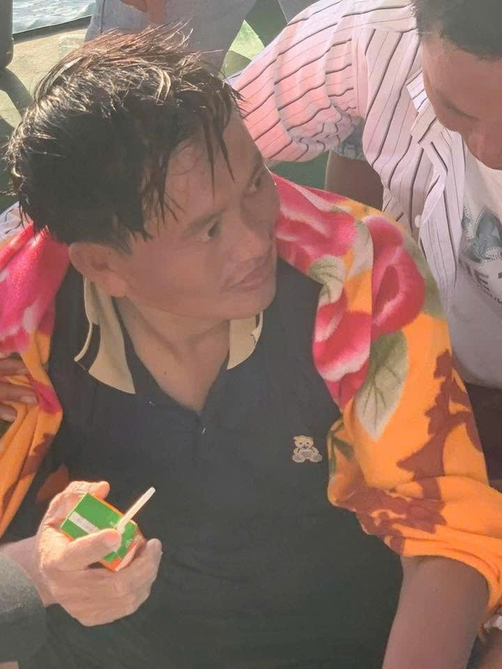 Thuyền phó chỉ huy tàu cứu người giữa bão biển: "Trực giác mách bảo tôi..."- Ảnh 4.