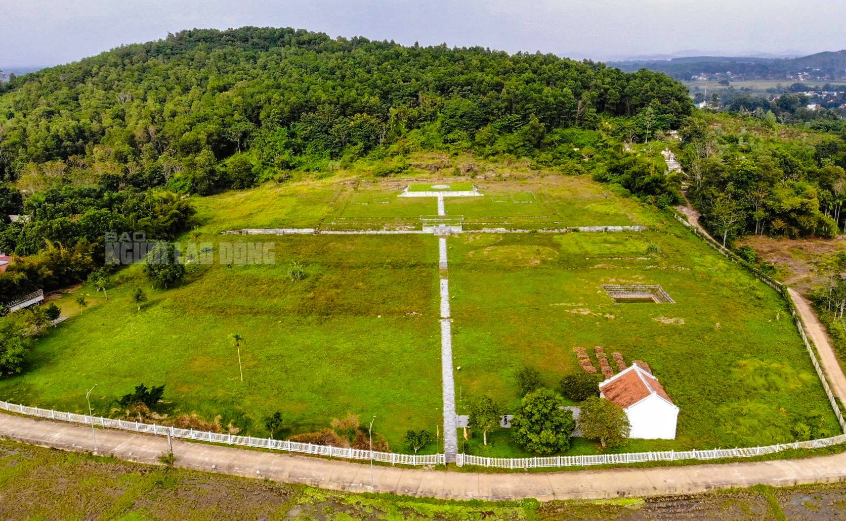 Khai quật đàn tế cổ hơn 600 năm của triều đại ngắn nhất Việt Nam- Ảnh 1.