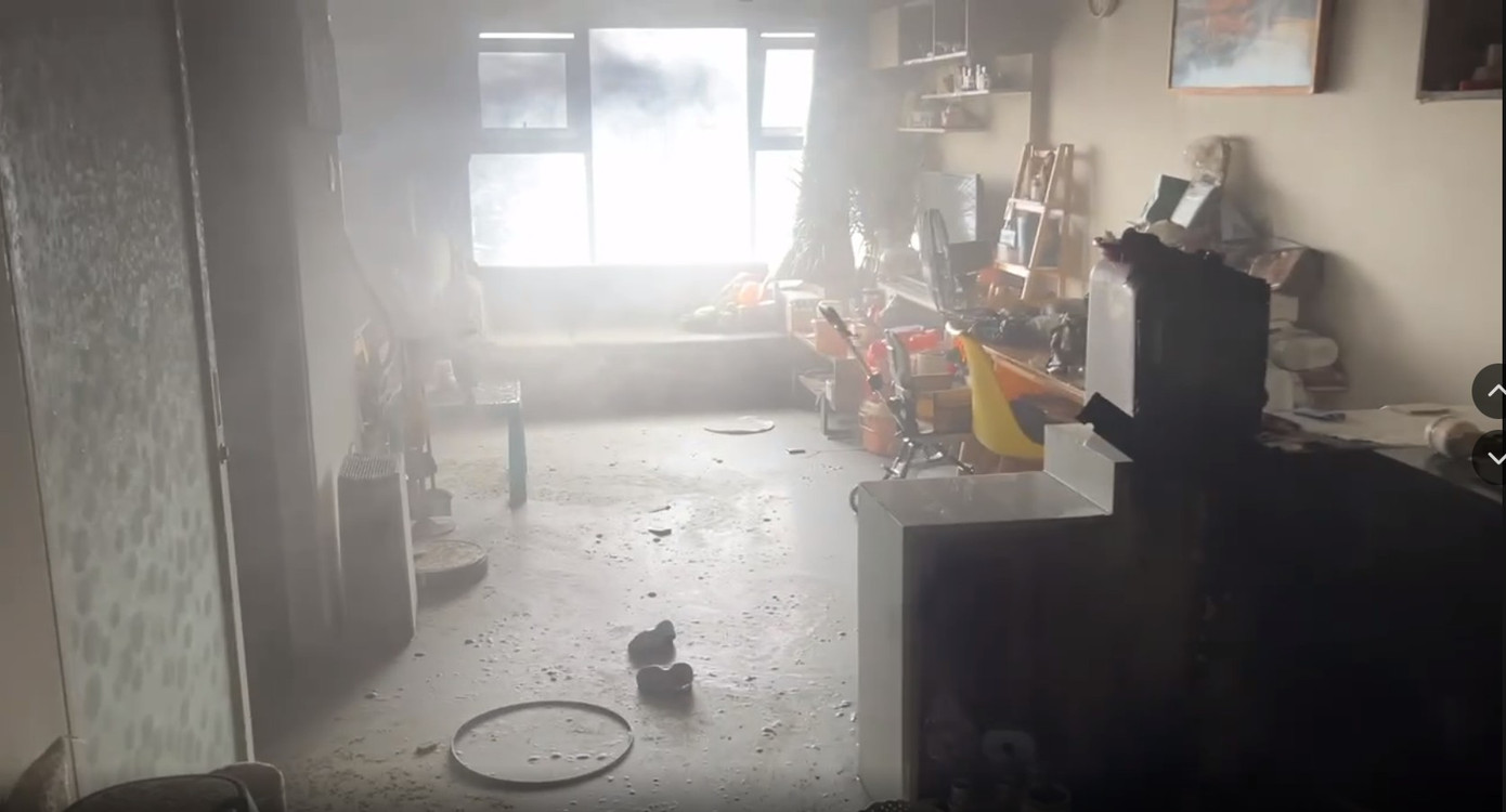 Cháy căn hộ chung cư ở TPHCM, người dân hốt hoảng tháo chạy- Ảnh 3.