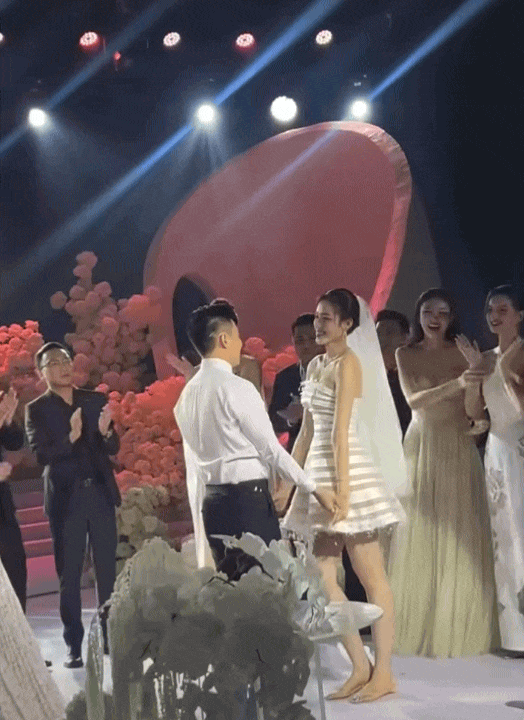 Cận cảnh đôi giày cưới trị giá hơn 30 triệu của Đỗ Hà: Cách cô dâu thể hiện sự tinh tế với chồng doanh nhân- Ảnh 6.