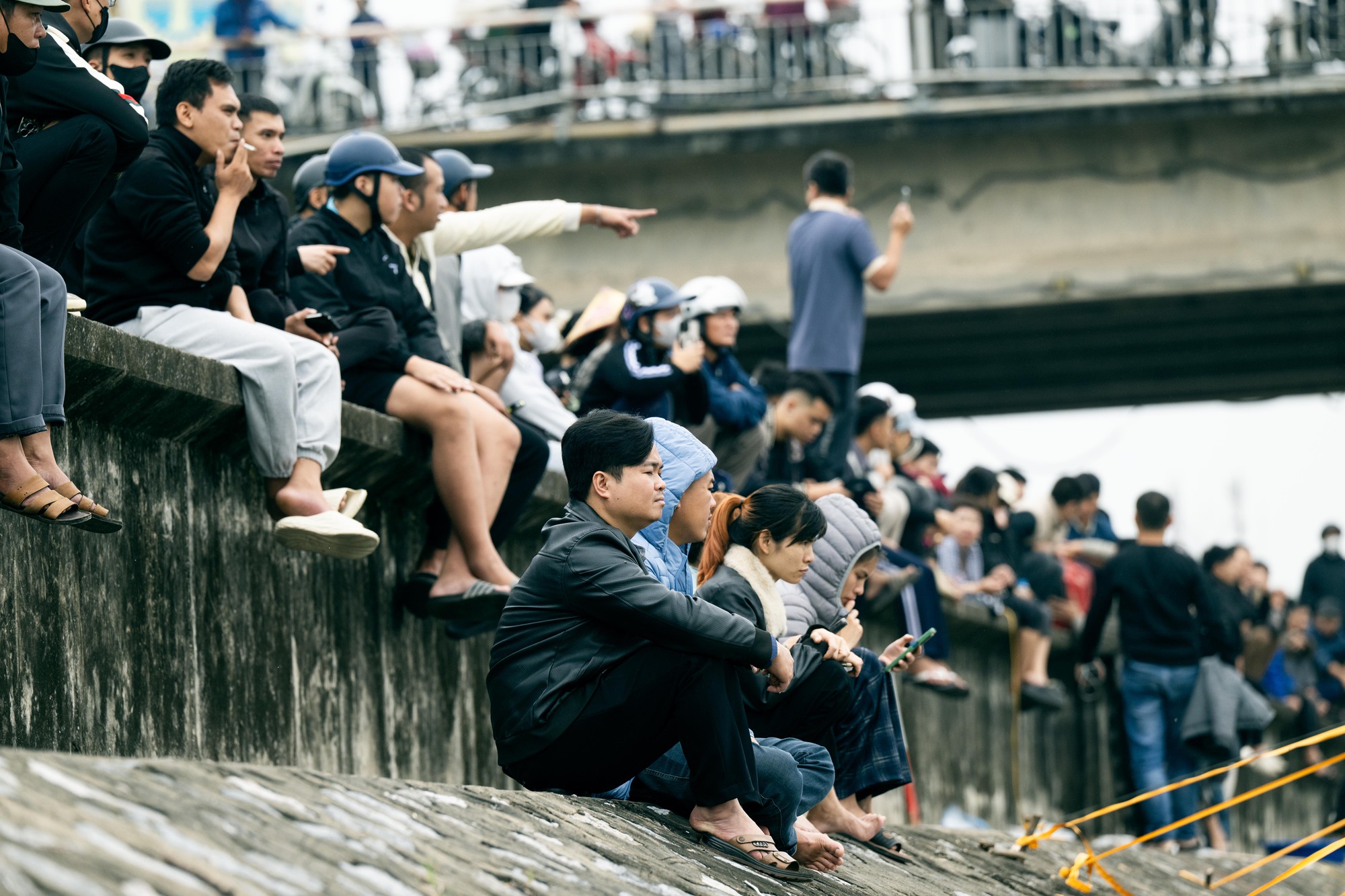Vụ chú rể sinh năm 2002 nghi nhảy cầu trong ngày đón dâu ở Ninh Bình: Cảnh tượng tại hiện trường khiến nhiều người xót xa- Ảnh 7.