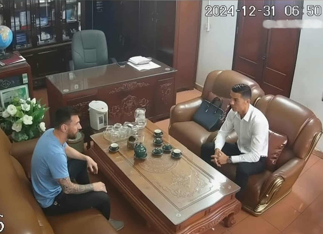 Sao Ronaldo và Messi lại xuất hiện trong căn phòng tai tiếng nhất MXH lúc này?- Ảnh 1.