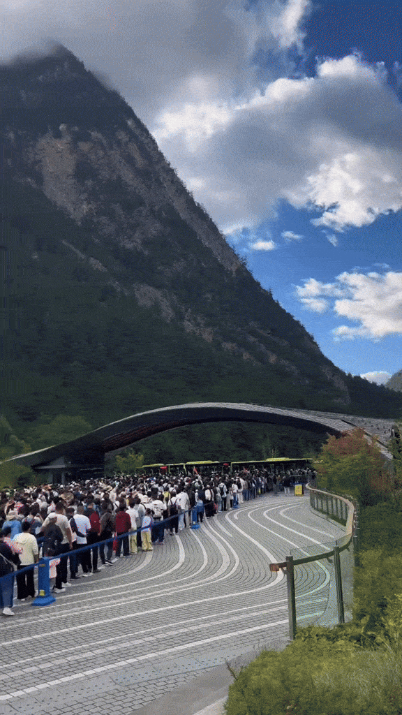 Khách Việt kể chuyện du lịch điểm nổi tiếng ở Trung Quốc, nhận xét: Khách Việt kể chuyện du lịch điểm nổi tiếng ở Trung Quốc, nhận xét: