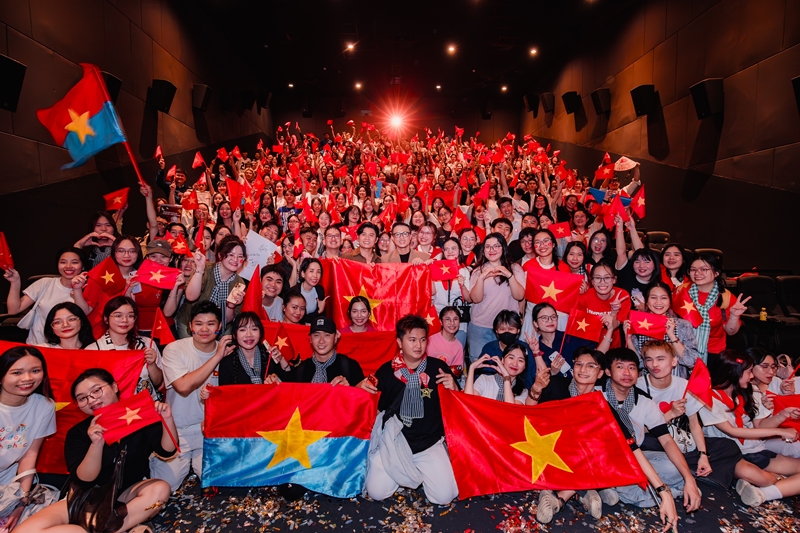 Tổ Quốc Trong Tim: Zone rạp chiếu của lòng yêu nước - hiện tượng xã hội chưa từng có tại Việt Nam- Ảnh 4.