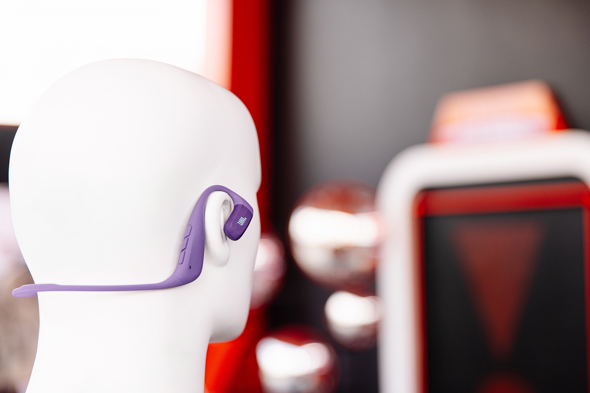 JBL ra mắt ba mẫu tai nghe mới, thiết kế lạ- Ảnh 3.
