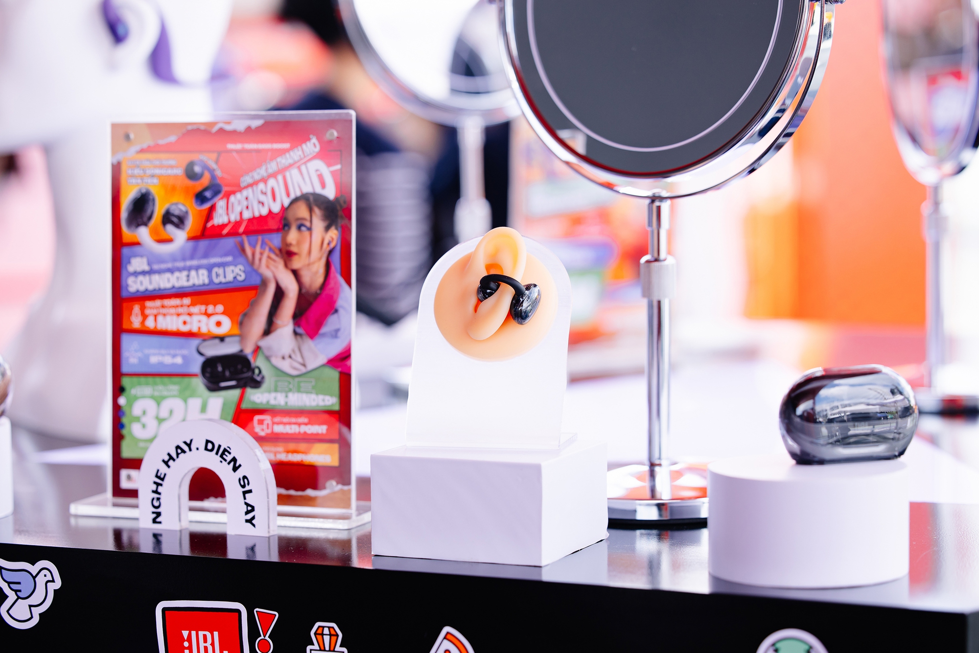 JBL ra mắt ba mẫu tai nghe mới, thiết kế lạ- Ảnh 4.