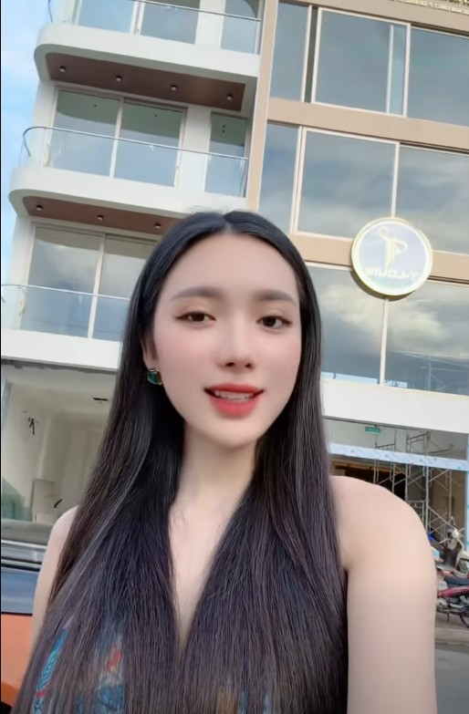 Thực hư "phú bà Cần Thơ" Ngân Collagen vẫn khoe nhà mới, công ty hoành tráng giữa ồn ào?- Ảnh 2.