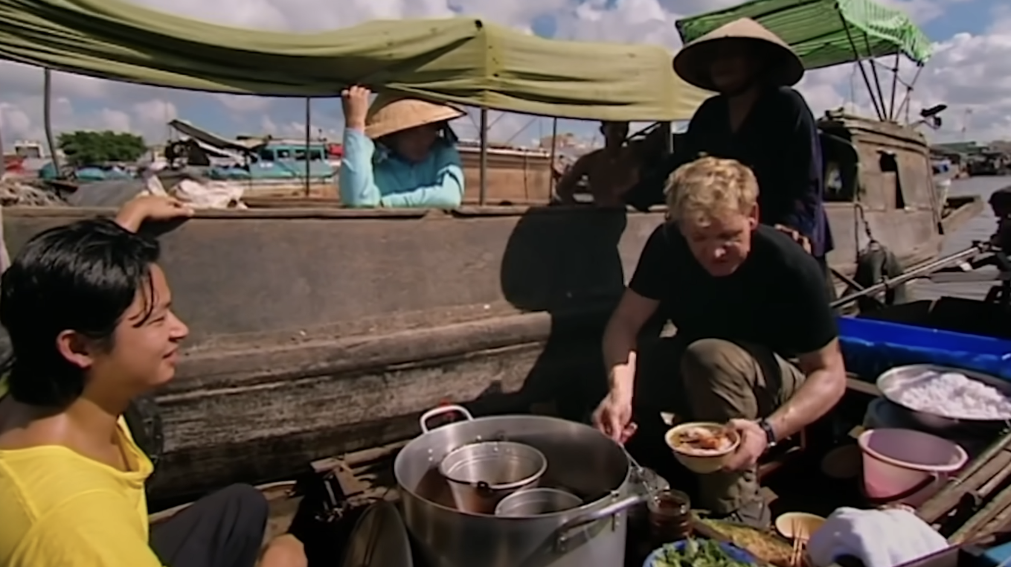 Bà bán hủ tiếu Việt khiến đầu bếp có khối tài sản 220 triệu đô phải 