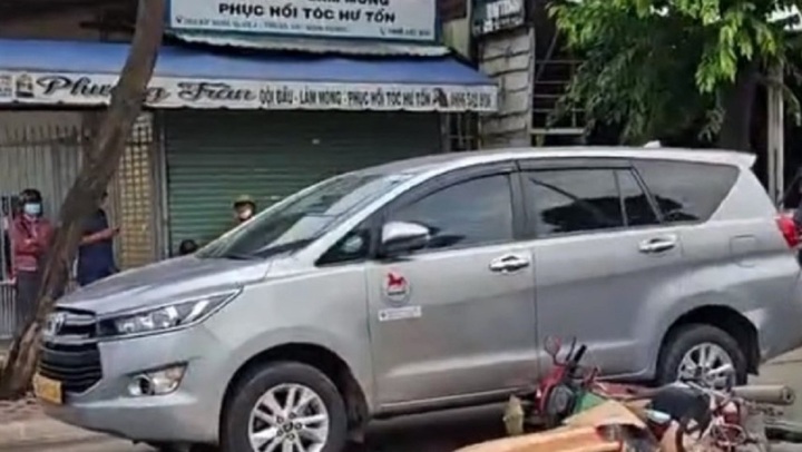 Tránh ô tô phanh gấp, nam shipper bị container cán tử vong ở TP.HCM- Ảnh 1.