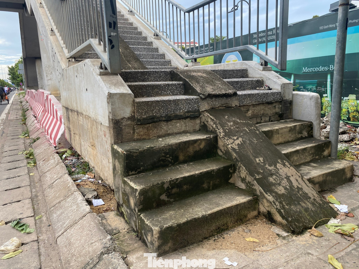 Cảnh nứt vỡ nhà cửa, hư hỏng hạ tầng ở nơi sụt lún nhất TPHCM- Ảnh 9.