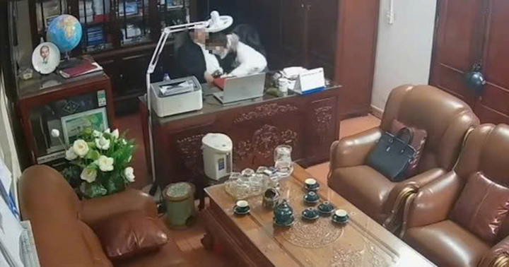 Đề nghị làm rõ động cơ phát tán clip người đàn ông "thân mật" với nhiều phụ nữ- Ảnh 1.