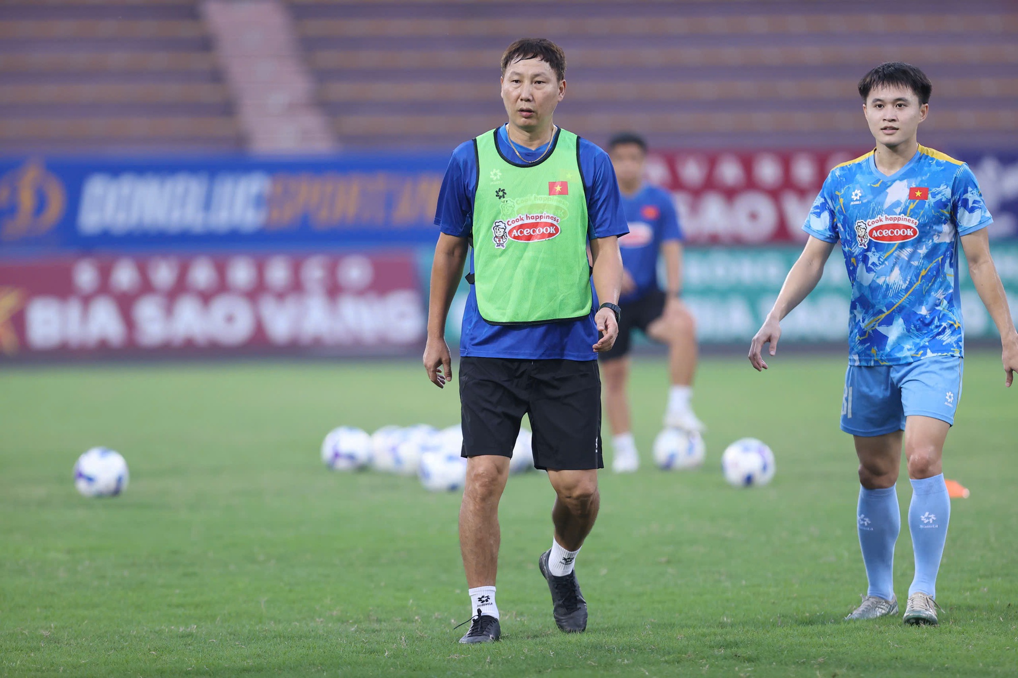 Visual sáng bừng của Khổng Minh Gia Bảo ở đội tuyển Việt Nam- Ảnh 4. Visual sáng bừng của Khổng Minh Gia Bảo ở đội tuyển Việt Nam- Ảnh 4.