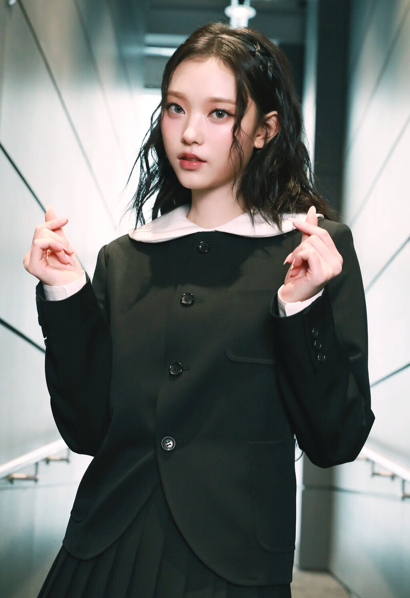 NewJeans lại tự biến mình thành trò hề- Ảnh 2.