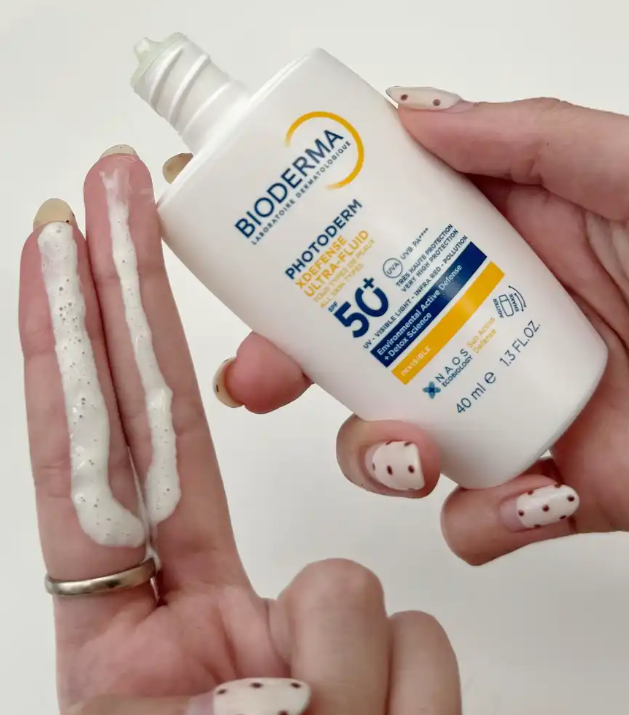 5 kem chống nắng mỏng nhẹ, ghi điểm tuyệt đối vì "thoa 10 giây là đẹp"- Ảnh 4.