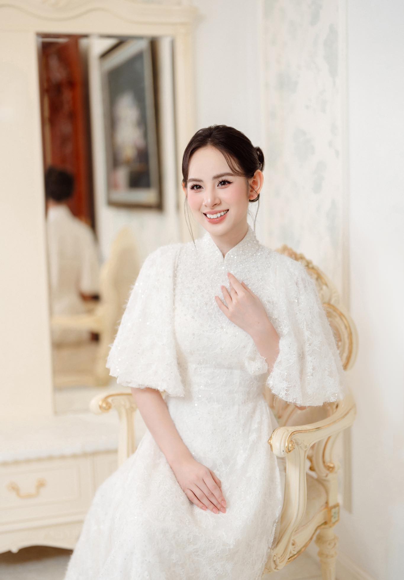 Lễ đón dâu của Hương Liên: Cô dâu đeo sính lễ 200 triệu khoe visual nức nở, 1 chi tiết bí ẩn gây bàn tán- Ảnh 1. Lễ đón dâu của Hương Liên: Cô dâu đeo sính lễ 200 triệu khoe visual nức nở, 1 chi tiết bí ẩn gây bàn tán- Ảnh 1.