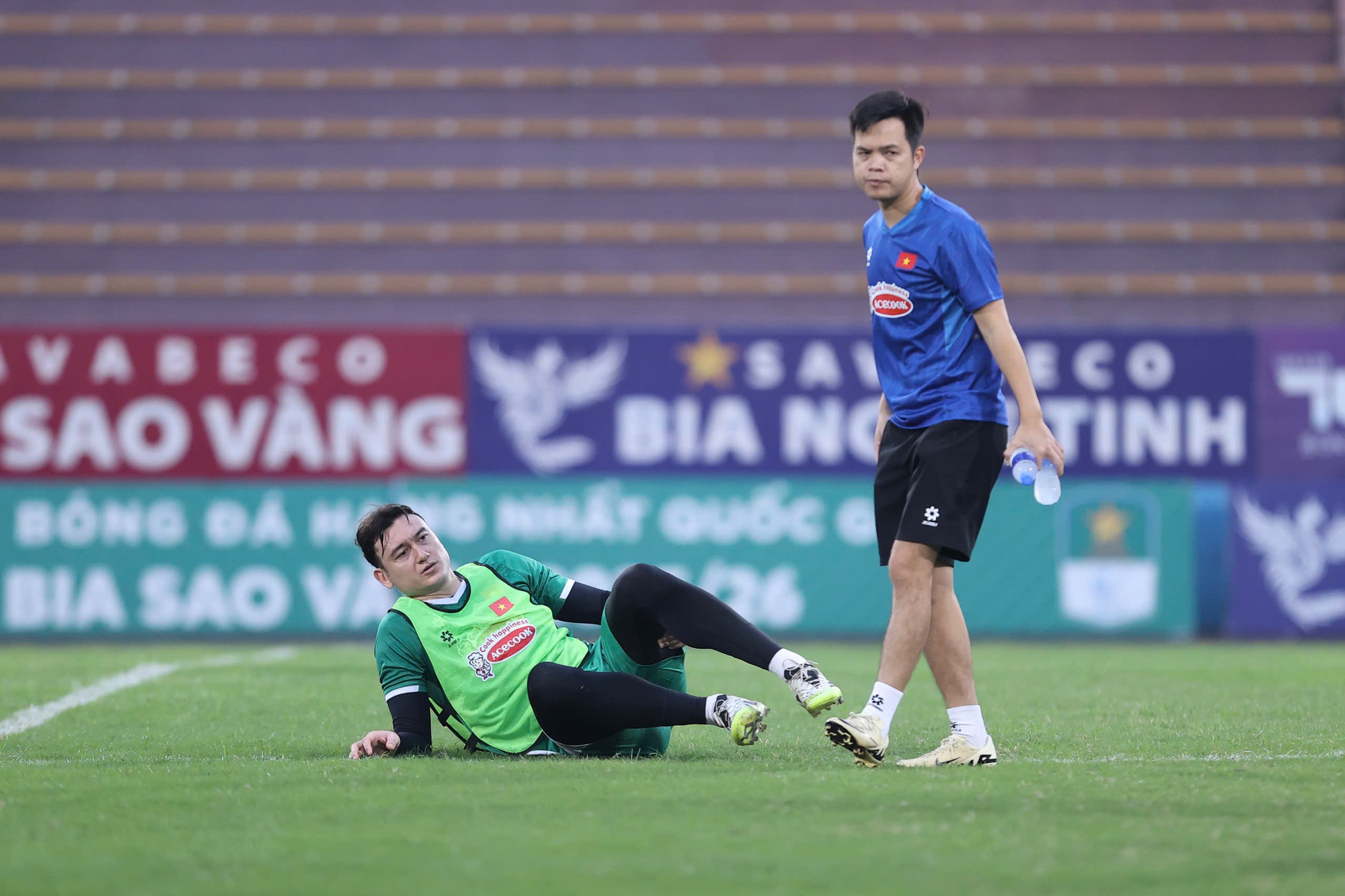 Văn Lâm lại chấn thương- Ảnh 5.