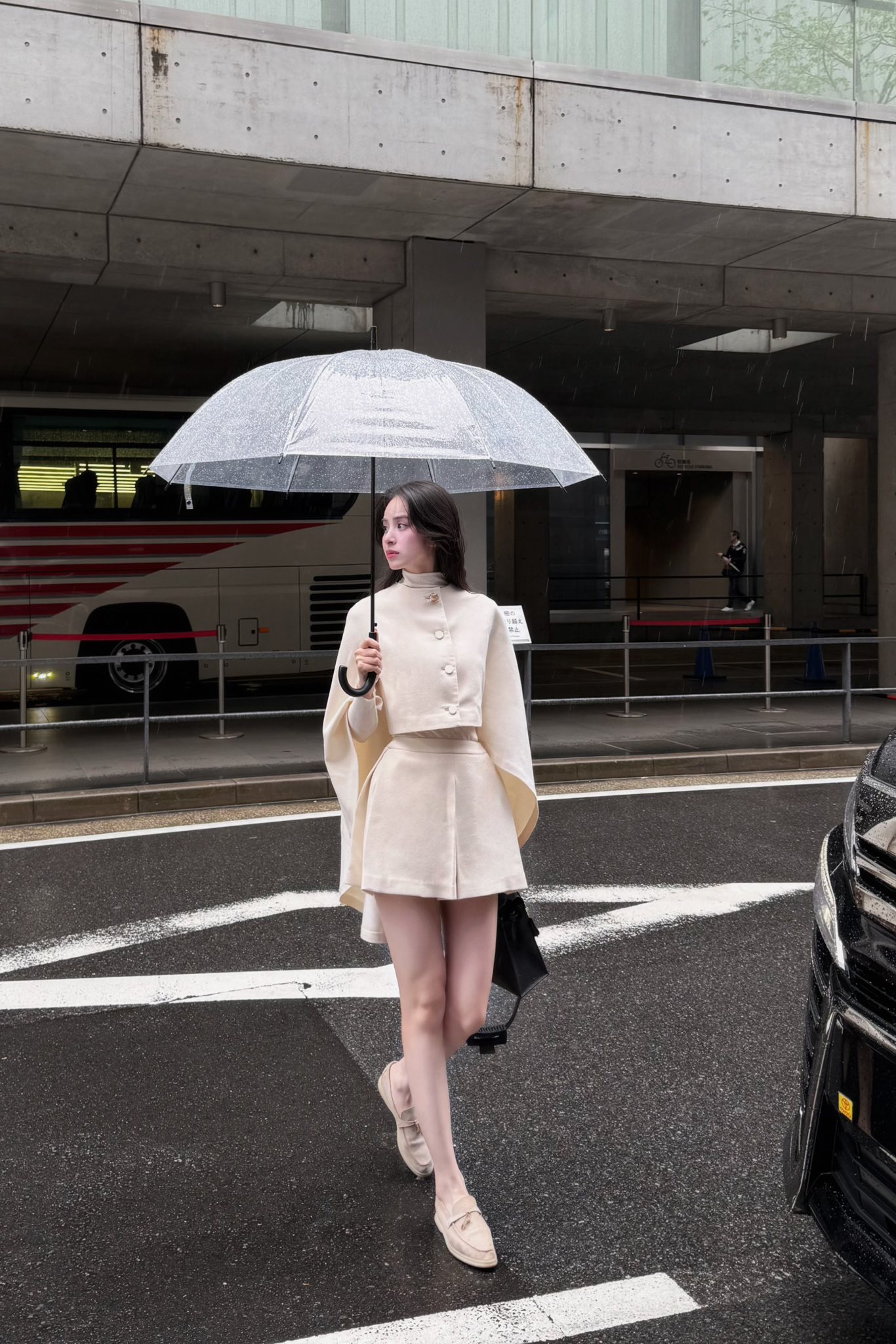 Thế nào là đỉnh cao phối đồ: Dâu hào môn Hương Liên diện toàn item màu trung tính mà bộ nào cũng sang tuyệt đối- Ảnh 3. Thế nào là đỉnh cao phối đồ: Dâu hào môn Hương Liên diện toàn item màu trung tính mà bộ nào cũng sang tuyệt đối- Ảnh 3.