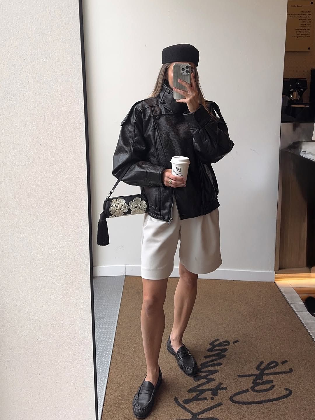 Áo da Zara đang "on top" trend Thu Đông, còn được ví sang như đồ Saint Laurent- Ảnh 1.