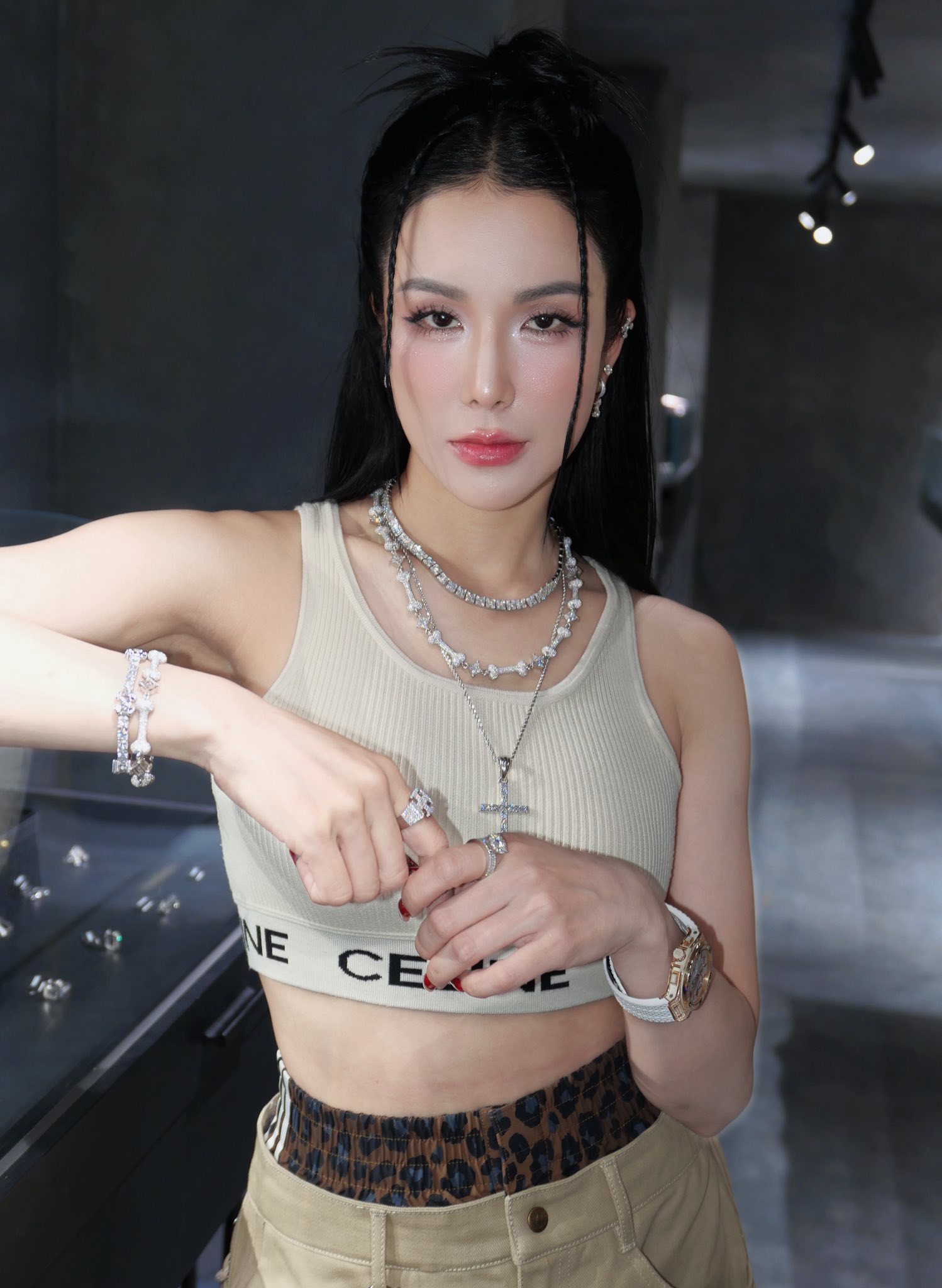 Clip: Diệp Lâm Anh có mặt tại cơ quan chức năng- Ảnh 4.