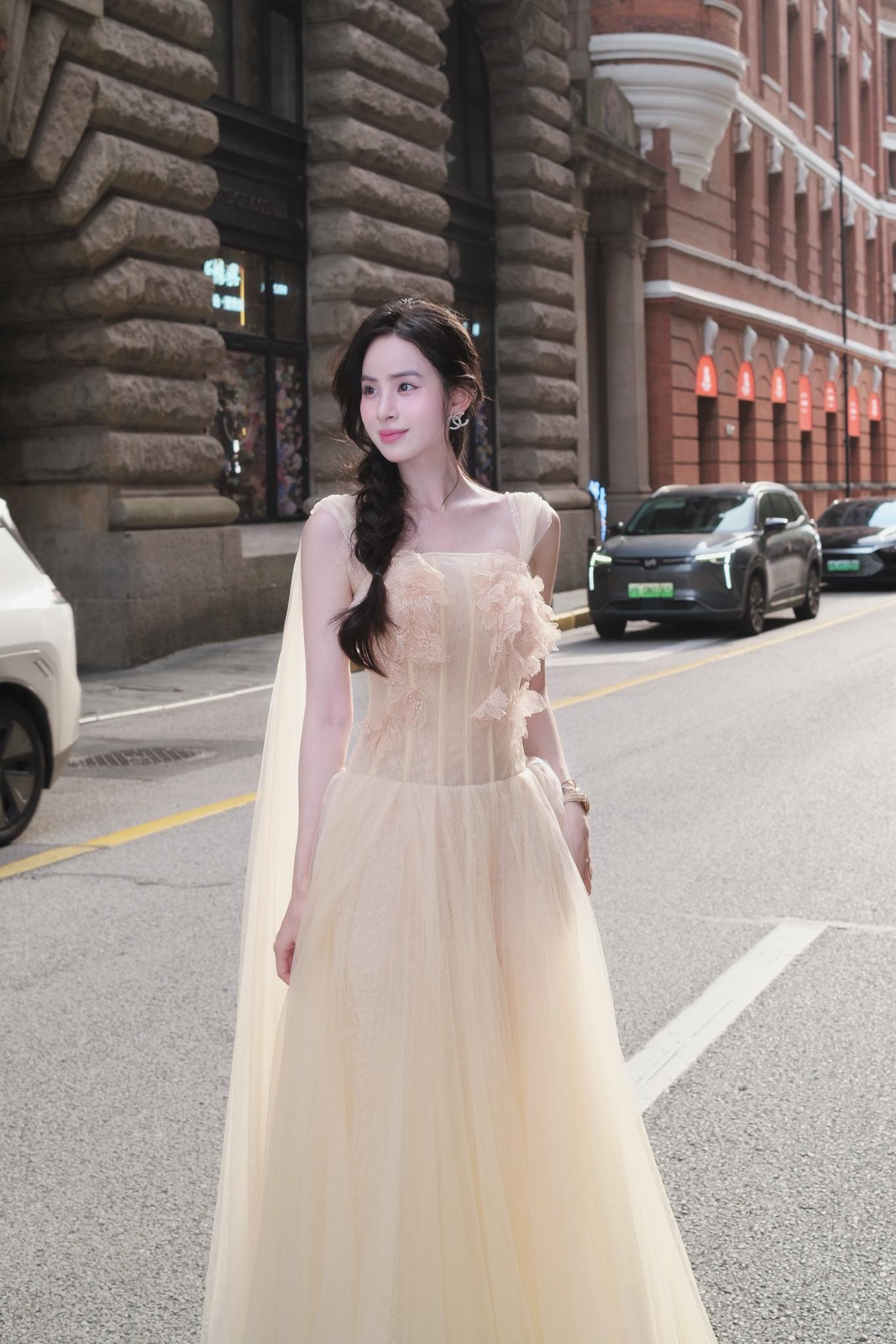 Chân dung thiếu gia Việt cưới mỹ nhân có "nụ cười triệu view" hot nhất hôm nay- Ảnh 11.