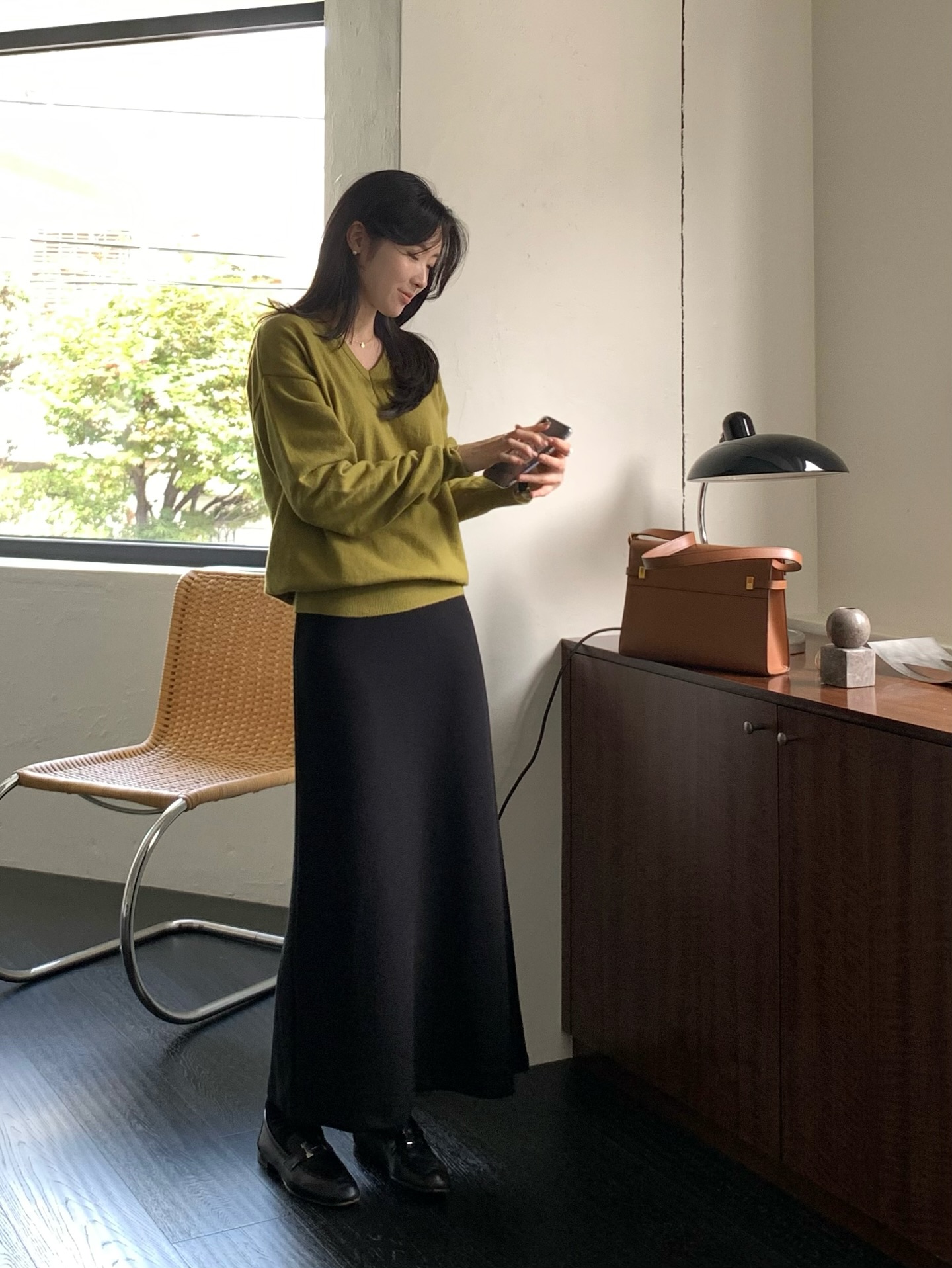 Tủ đồ của chị em cần có 5 item màu sắc này để phong cách trẻ trung, nổi bật hơn- Ảnh 3. Tủ đồ của chị em cần có 5 item màu sắc này để phong cách trẻ trung, nổi bật hơn- Ảnh 3.