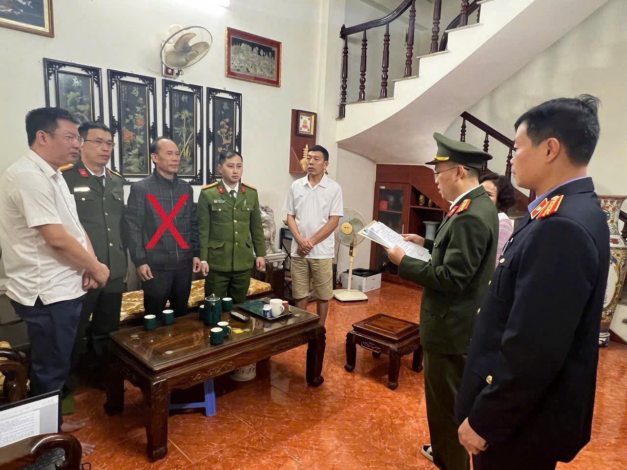 Bắt tạm giam công chức Trần Xuân Hội- Ảnh 1.