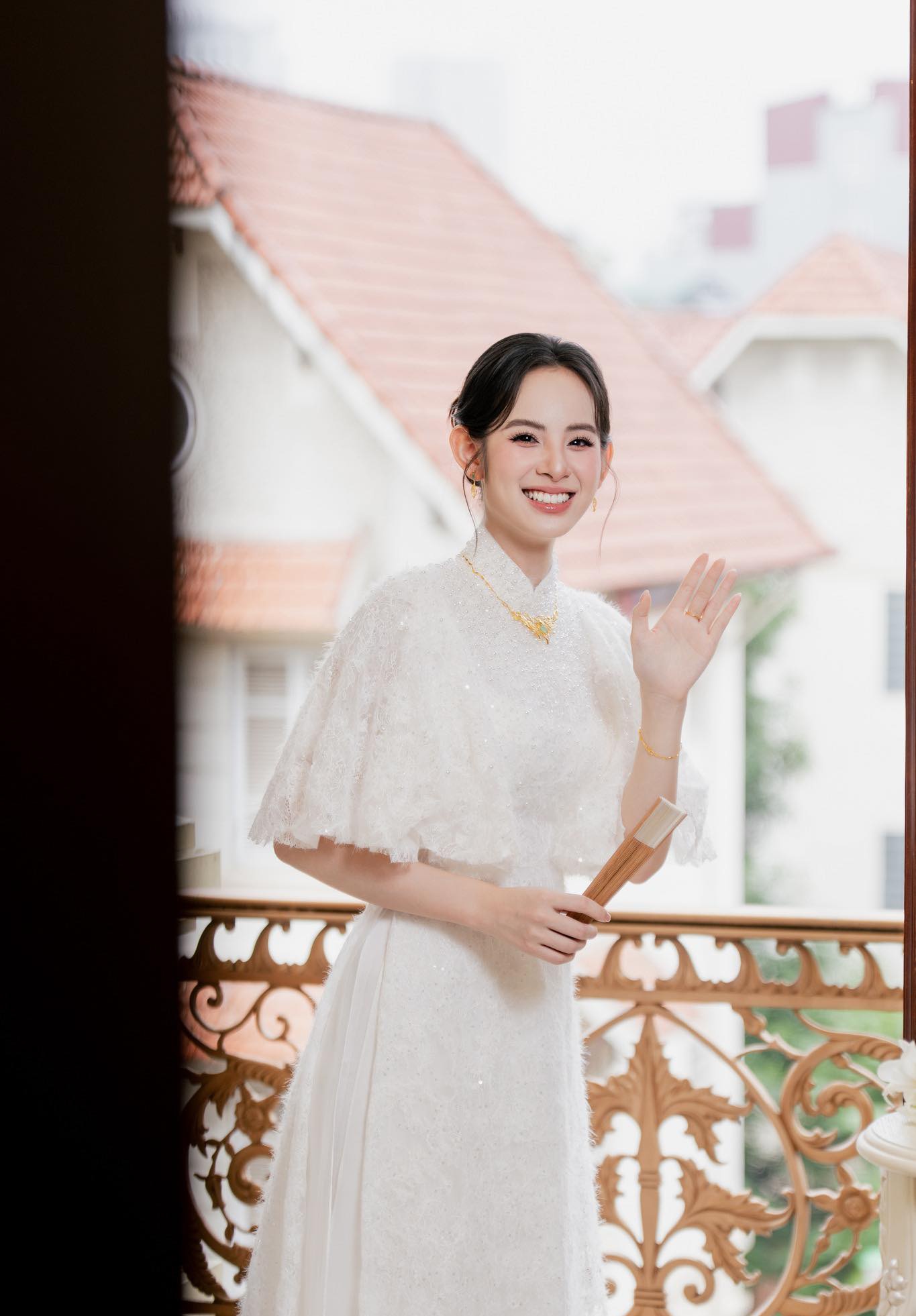 Lễ đón dâu của Hương Liên: Cô dâu đeo sính lễ 200 triệu khoe visual nức nở, 1 chi tiết bí ẩn gây bàn tán- Ảnh 3. Lễ đón dâu của Hương Liên: Cô dâu đeo sính lễ 200 triệu khoe visual nức nở, 1 chi tiết bí ẩn gây bàn tán- Ảnh 3.