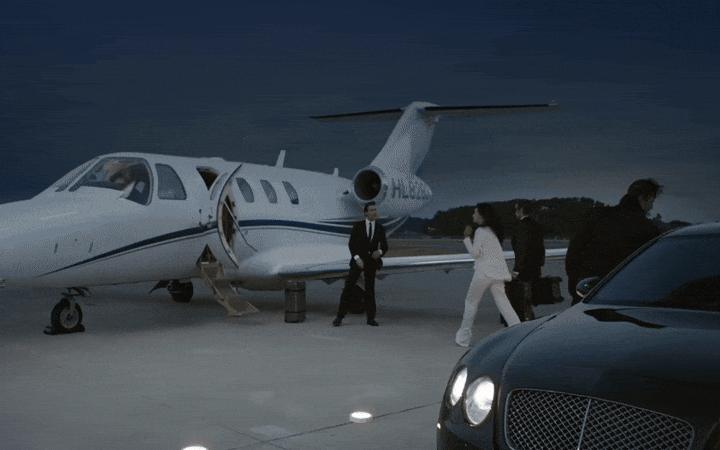 Ai tác hợp cho cặp đôi này yêu nhau đỉnh quá vậy: Nhà trai mặt đẹp body cháy, nhà gái giàu nhất showbiz