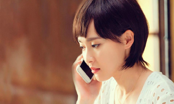 Thường xuyên có 3 hành động này khi nghe điện thoại là biểu hiện của EQ thấp- Ảnh 1.