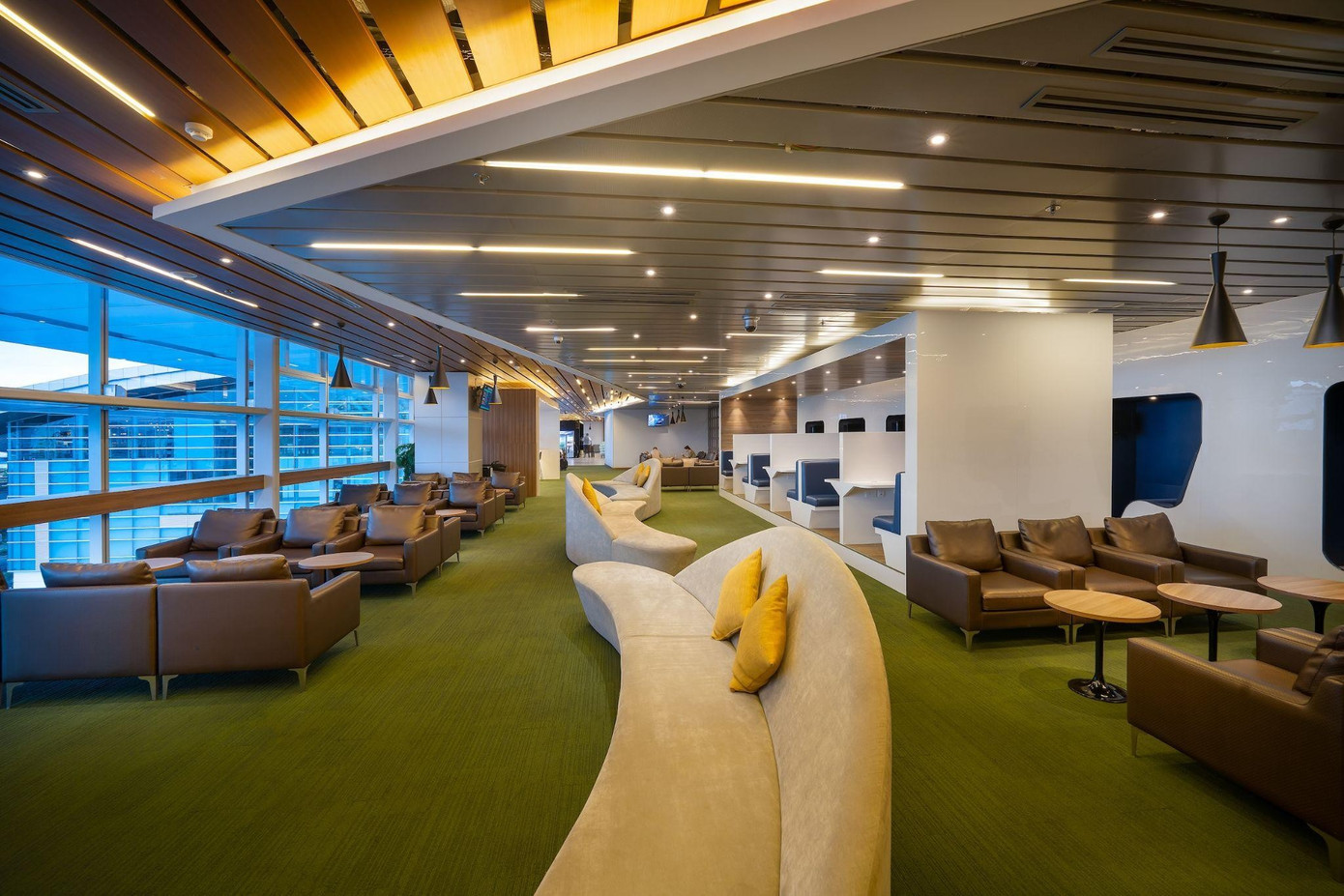 Trải nghiệm phòng chờ ở nhà ga đạt 5 sao Skytrax duy nhất tại Việt Nam có gì khác biệt?- Ảnh 9.