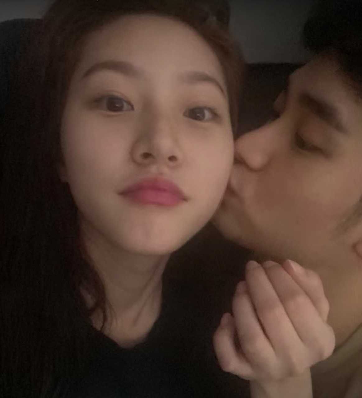 Thông báo khẩn của Kim Soo Hyun về hàng nghìn bức ảnh tình cảm với Kim Sae Ron từ năm cô 15 tuổi- Ảnh 3.