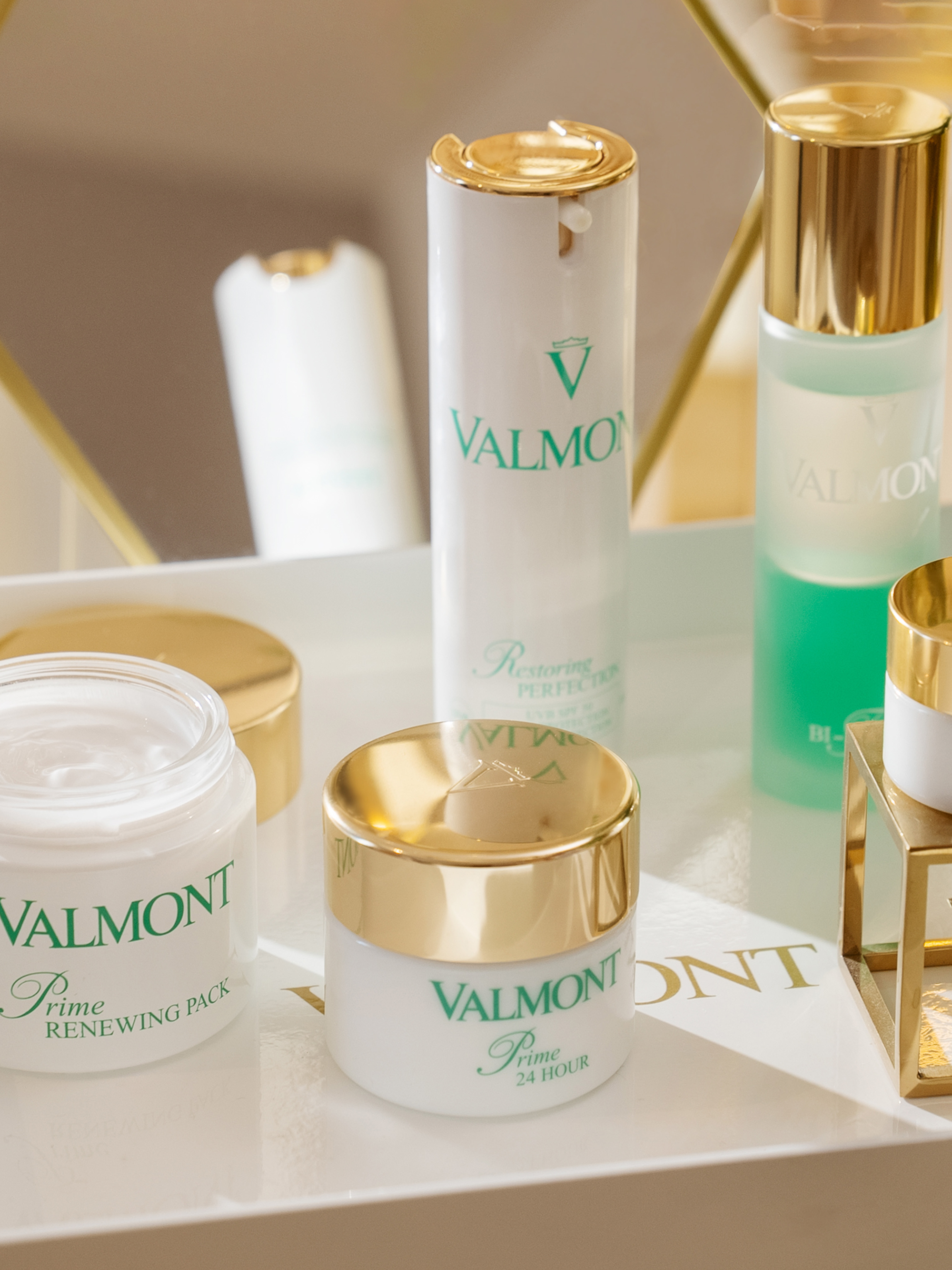 7 triệu một lọ kem chống nắng: Điều kì diệu gì khiến dân tình cứ bỏ tiền ra mua?- Ảnh 3.