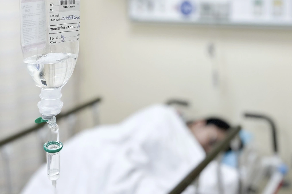 Số người ngộ độc sau ăn bánh mì ở TP.HCM tăng gần 300 ca: Phải làm gì khi có dấu hiệu ngộ độc thực phẩm?- Ảnh 1. Số người ngộ độc sau ăn bánh mì ở TP.HCM tăng gần 300 ca: Phải làm gì khi có dấu hiệu ngộ độc thực phẩm?- Ảnh 1.