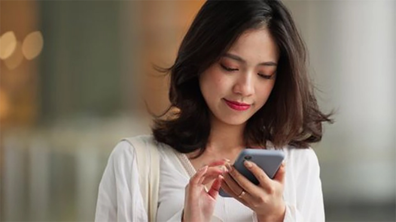 Thường xuyên có 3 hành động này khi nghe điện thoại là biểu hiện của EQ thấp- Ảnh 2.