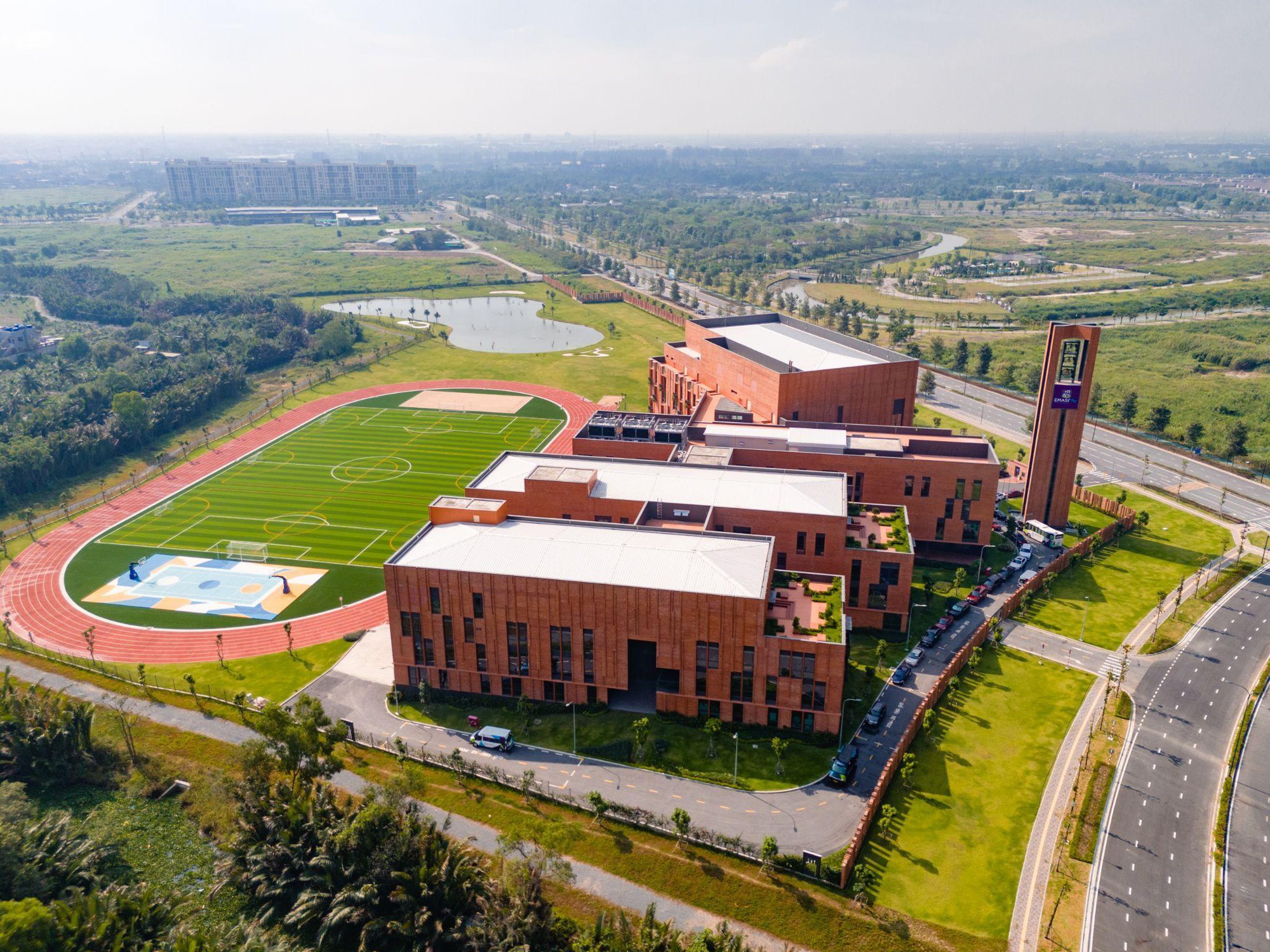 Bên trong Solaria Rise - hệ sinh thái đáng sống cách TP.HCM 40 phút di chuyển: Con trẻ vô tư lớn lên, cha mẹ được chữa lành- Ảnh 1. Bên trong Solaria Rise - hệ sinh thái đáng sống cách TP.HCM 40 phút di chuyển: Con trẻ vô tư lớn lên, cha mẹ được chữa lành- Ảnh 1.