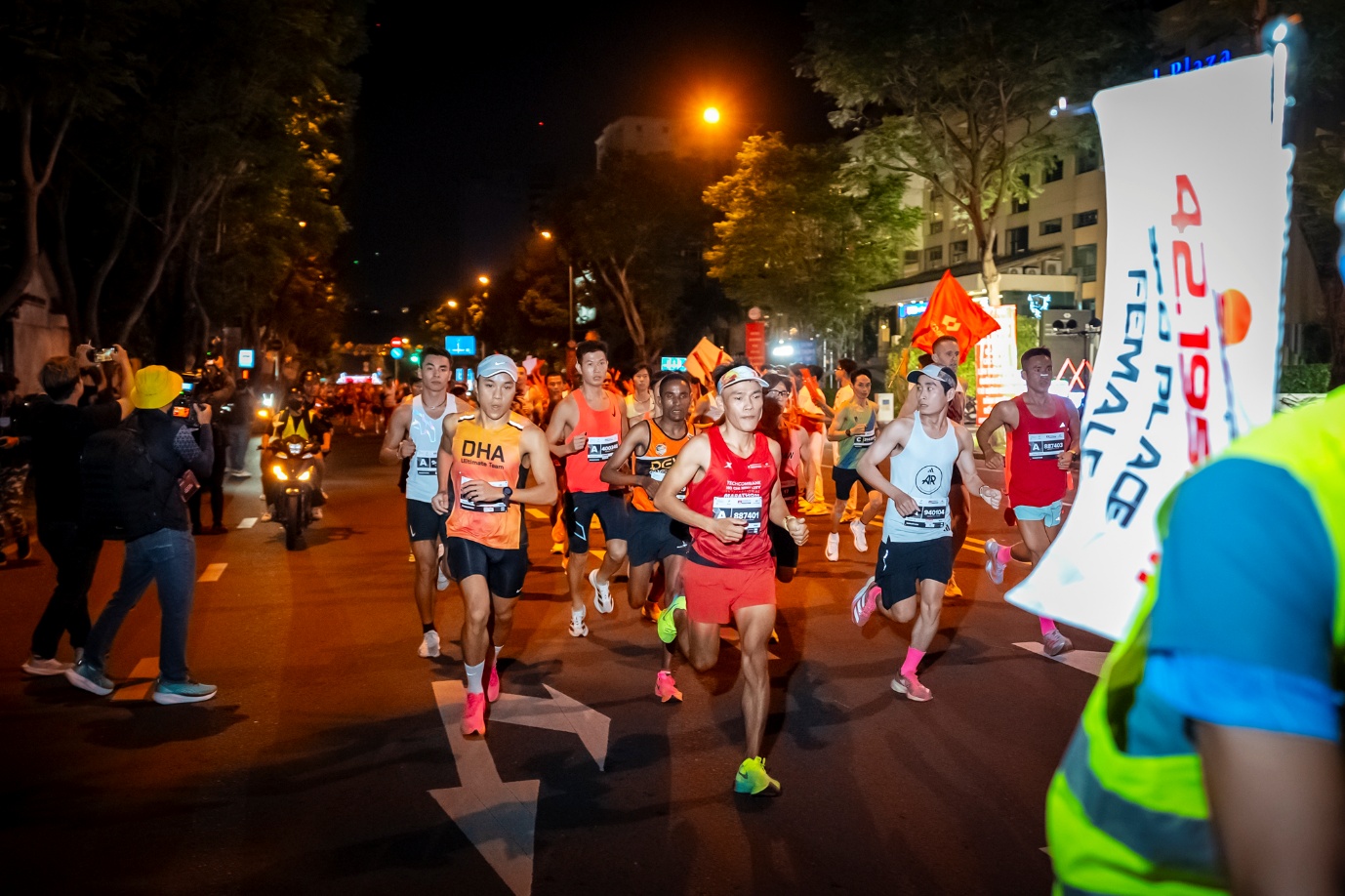 Lan tỏa “Bước chạy vì một Việt Nam vượt trội”, hàng chục ngàn người cùng Techcombank trao cơ hội bước đi cho trẻ em Việt- Ảnh 1.