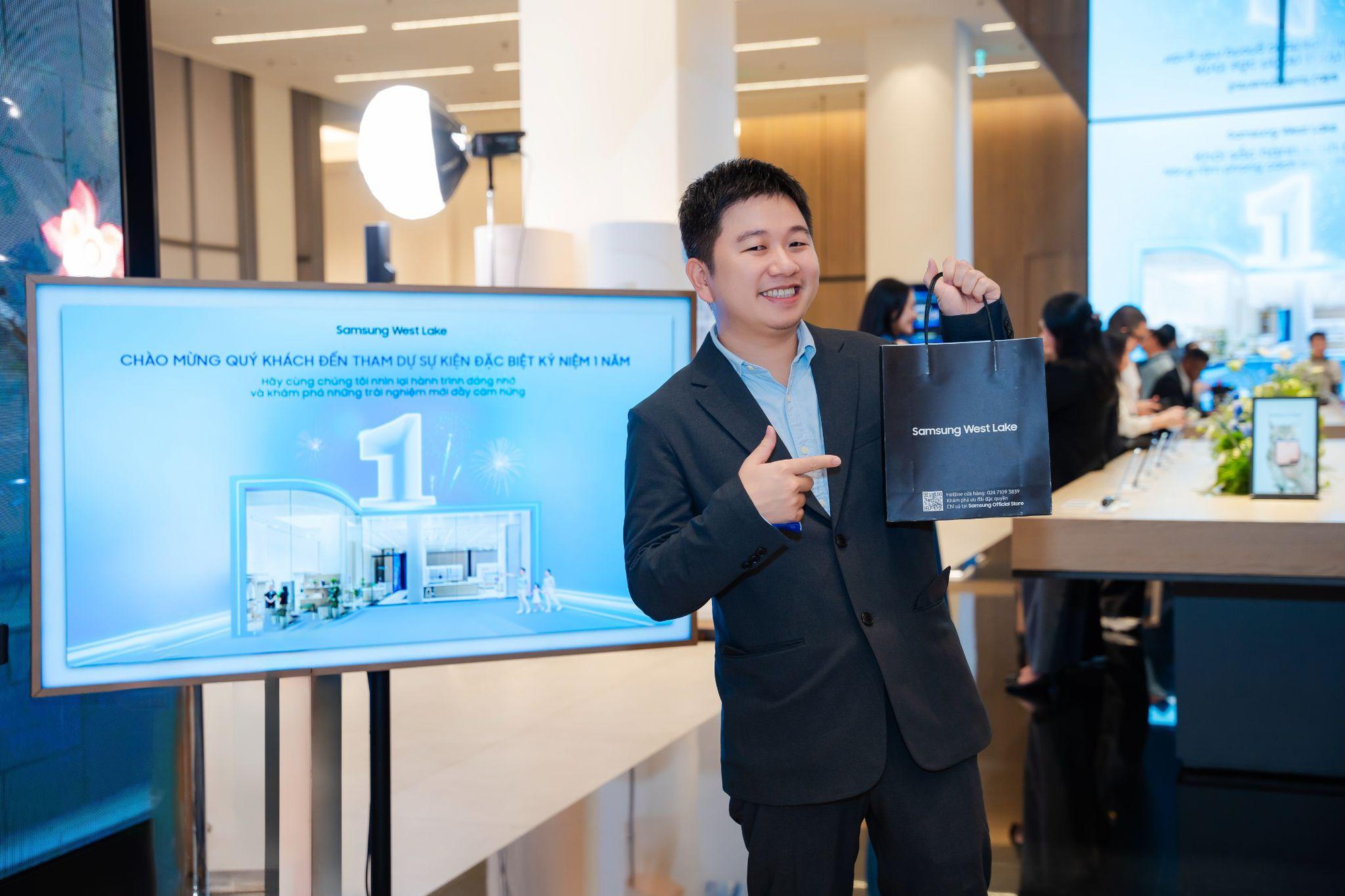 Hành trình 1 năm, dấu ấn công nghệ và phong cách sống mang tên Samsung West Lake- Ảnh 4. Hành trình 1 năm, dấu ấn công nghệ và phong cách sống mang tên Samsung West Lake- Ảnh 4.