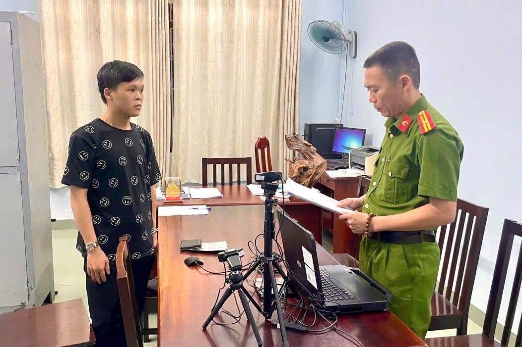 Bắt Trương Ngọc Quang sinh năm 2003- Ảnh 1. Bắt Trương Ngọc Quang sinh năm 2003- Ảnh 1.