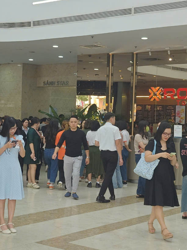 Đêm 12/11, Hà Nội bất ngờ rung lắc- Ảnh 1. Đêm 12/11, Hà Nội bất ngờ rung lắc- Ảnh 1.