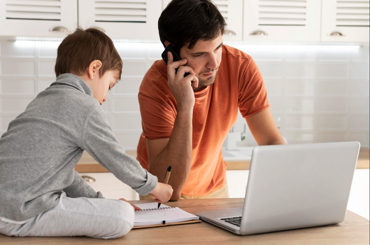 Cha mẹ bỏ bê không giáo dục con trẻ có thể bị xử phạt đến 20 triệu đồng- Ảnh 1.