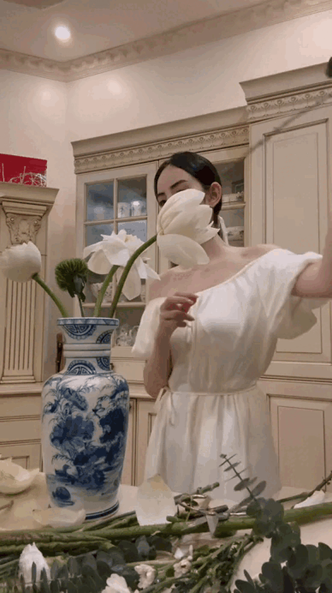 Bên trong biệt thự xa hoa Hương Liên sống trước khi về làm dâu cựu Chủ tịch tập đoàn- Ảnh 9. Bên trong biệt thự xa hoa Hương Liên sống trước khi về làm dâu cựu Chủ tịch tập đoàn- Ảnh 9.