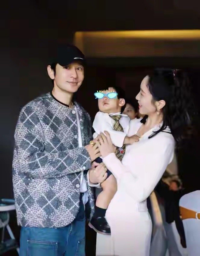 Angelababy thất nghiệp vẫn vung tiền Angelababy thất nghiệp vẫn vung tiền