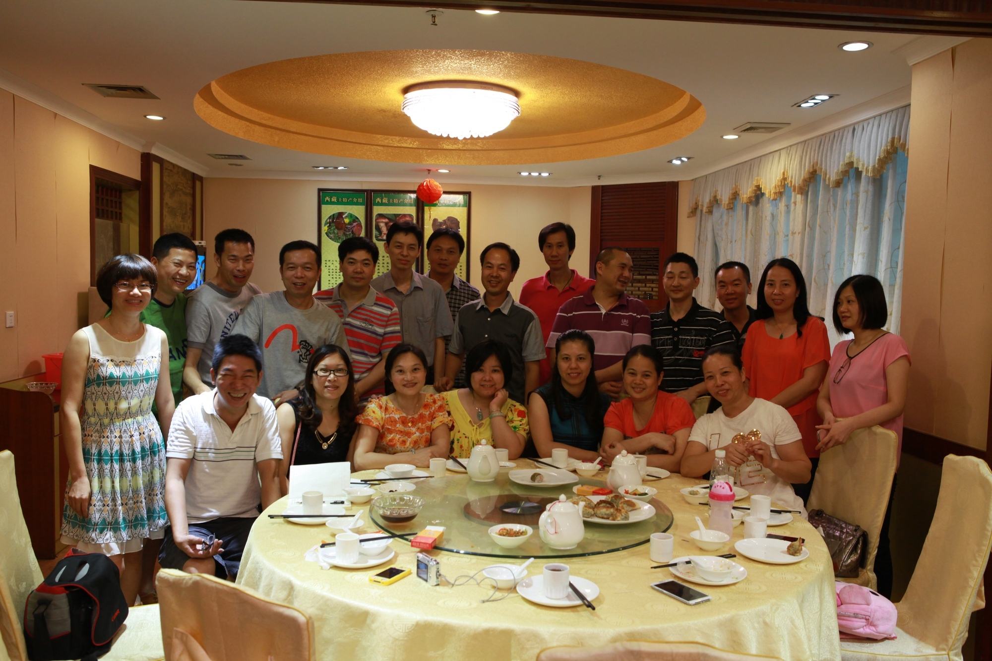 Họp lớp mời 15 người, đến nơi 30 người ăn hết 100 triệu: Nữ chủ tiệc vẫn trả nổi nhưng muốn dạy "một bài học nhớ đời"- Ảnh 1.