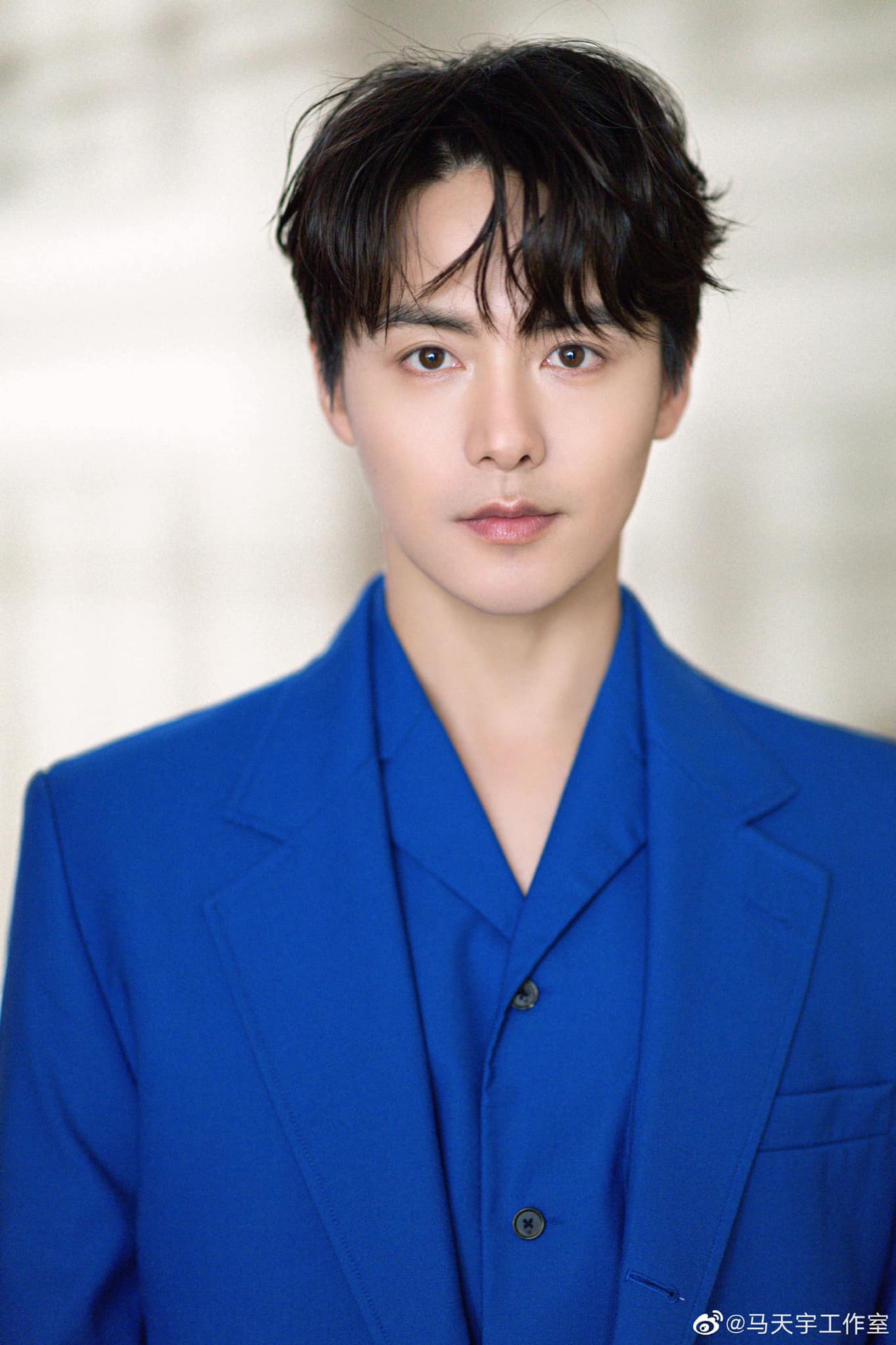 Cái giá phải trả của trai đẹp showbiz có hành vi livestream ngông cuồng, lộ cả 