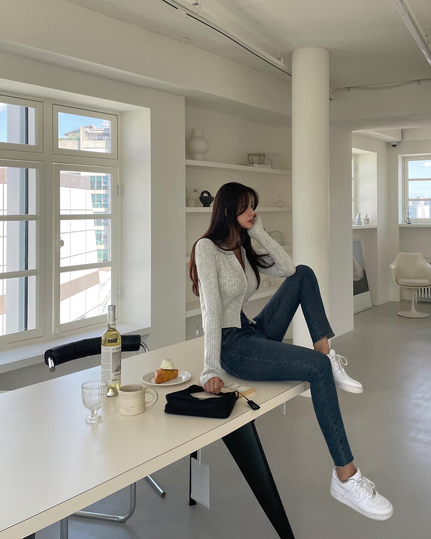 Giày dép có thể hack tuổi cả bộ trang phục nếu chị em chọn đúng 4 kiểu- Ảnh 1. Giày dép có thể hack tuổi cả bộ trang phục nếu chị em chọn đúng 4 kiểu- Ảnh 1.