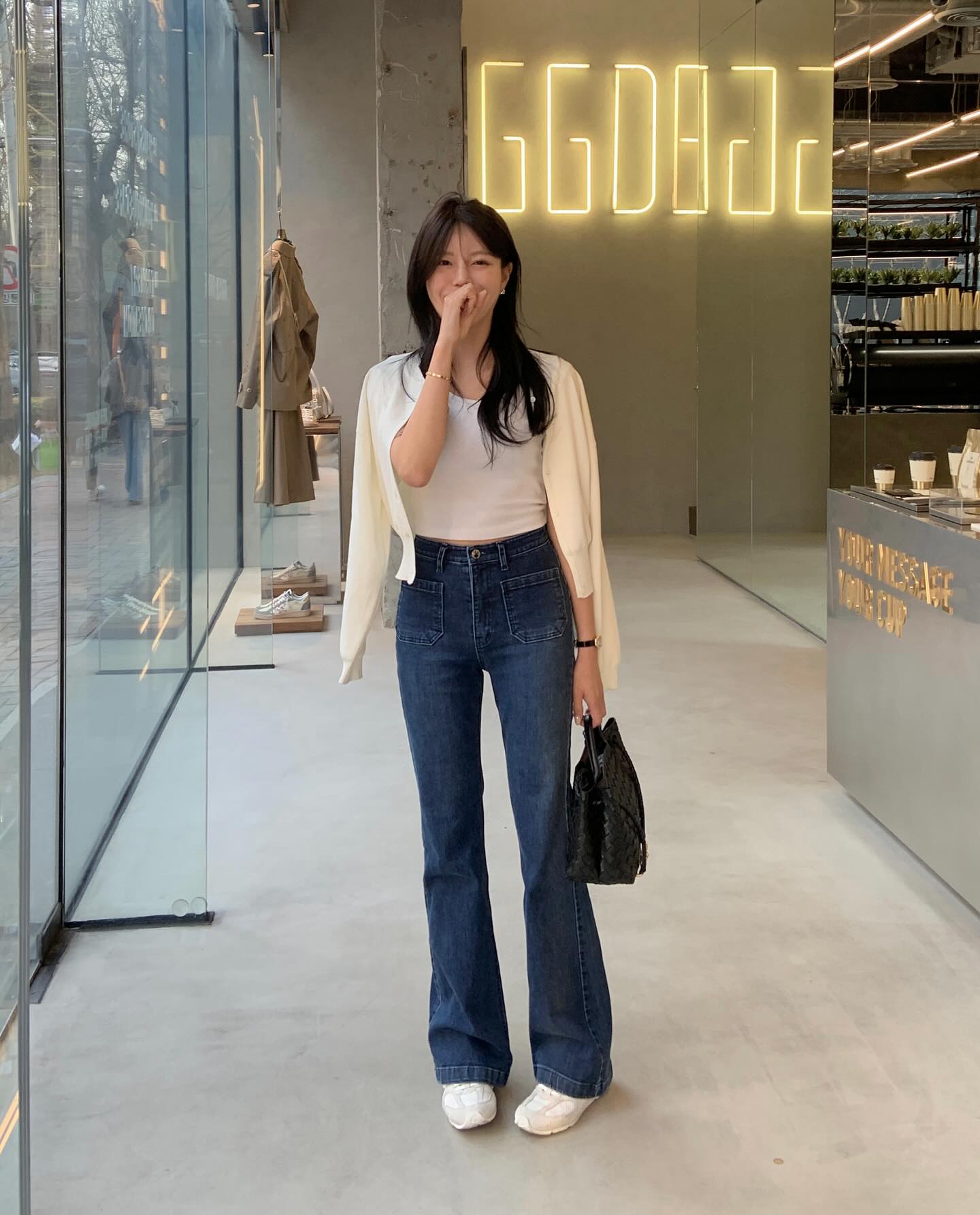 Giày dép có thể hack tuổi cả bộ trang phục nếu chị em chọn đúng 4 kiểu- Ảnh 3. Giày dép có thể hack tuổi cả bộ trang phục nếu chị em chọn đúng 4 kiểu- Ảnh 3.